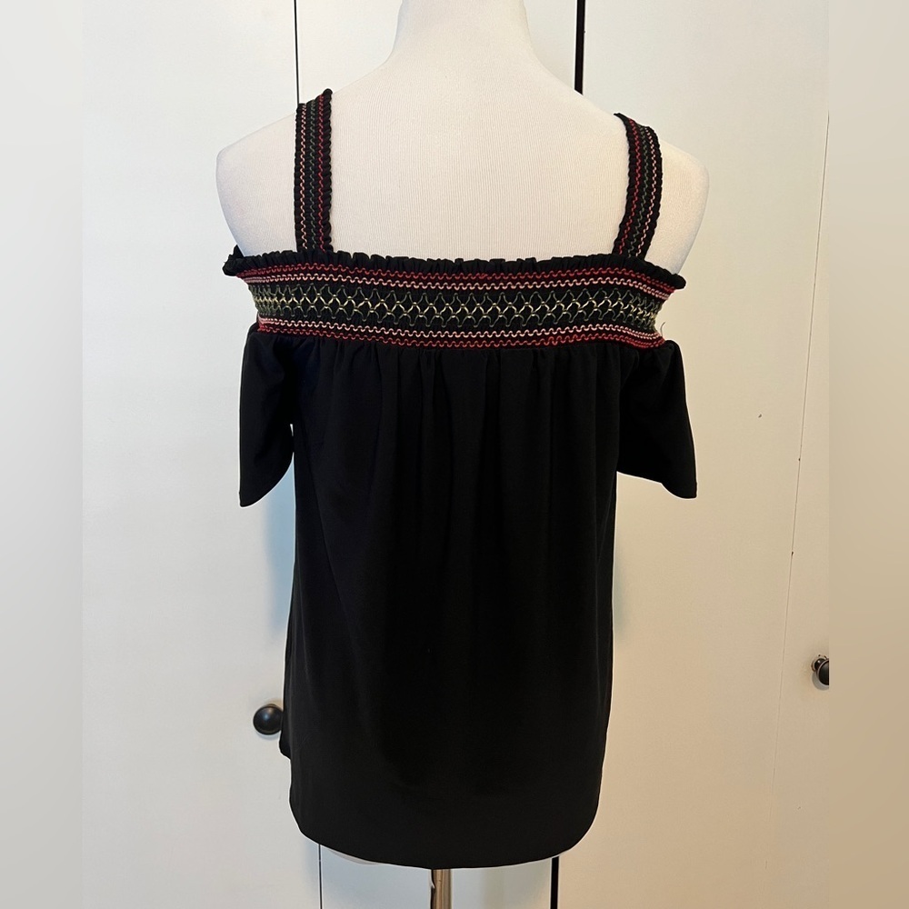 WHBM Off Shoulder Top - Picture 3 of 4